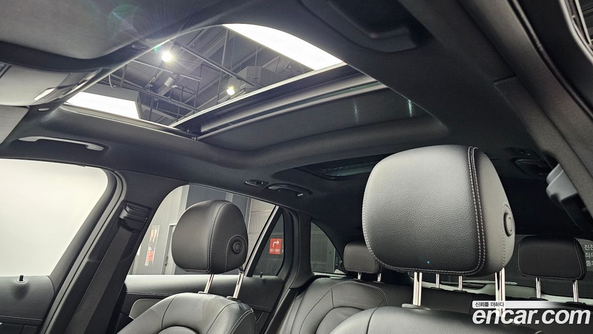 Mercedes-Benz GLC-Class 2021