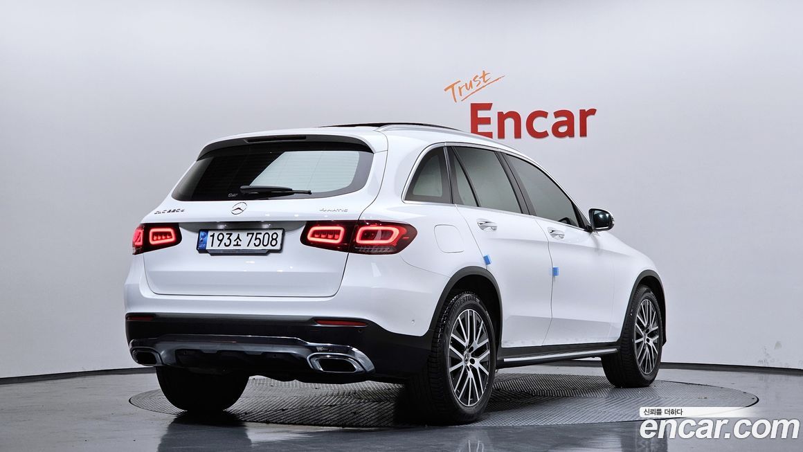 Mercedes-Benz GLC-Class 2021