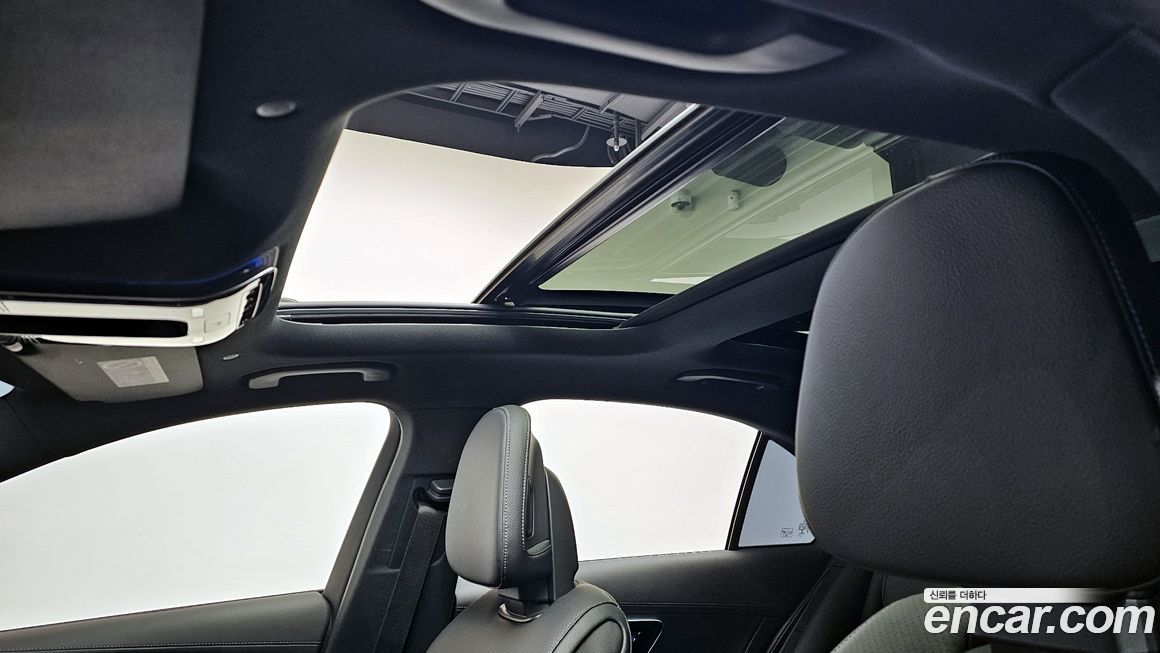 Mercedes-Benz C-Class 2023
