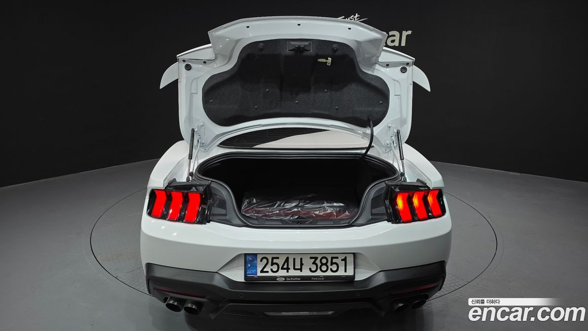 Ford Mustang 2024