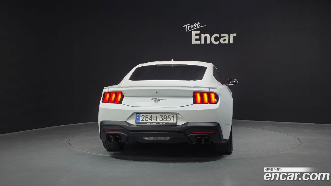 Ford Mustang 2024