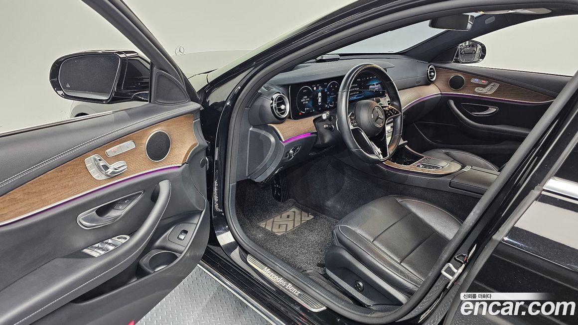 Mercedes-Benz E-Class 2022