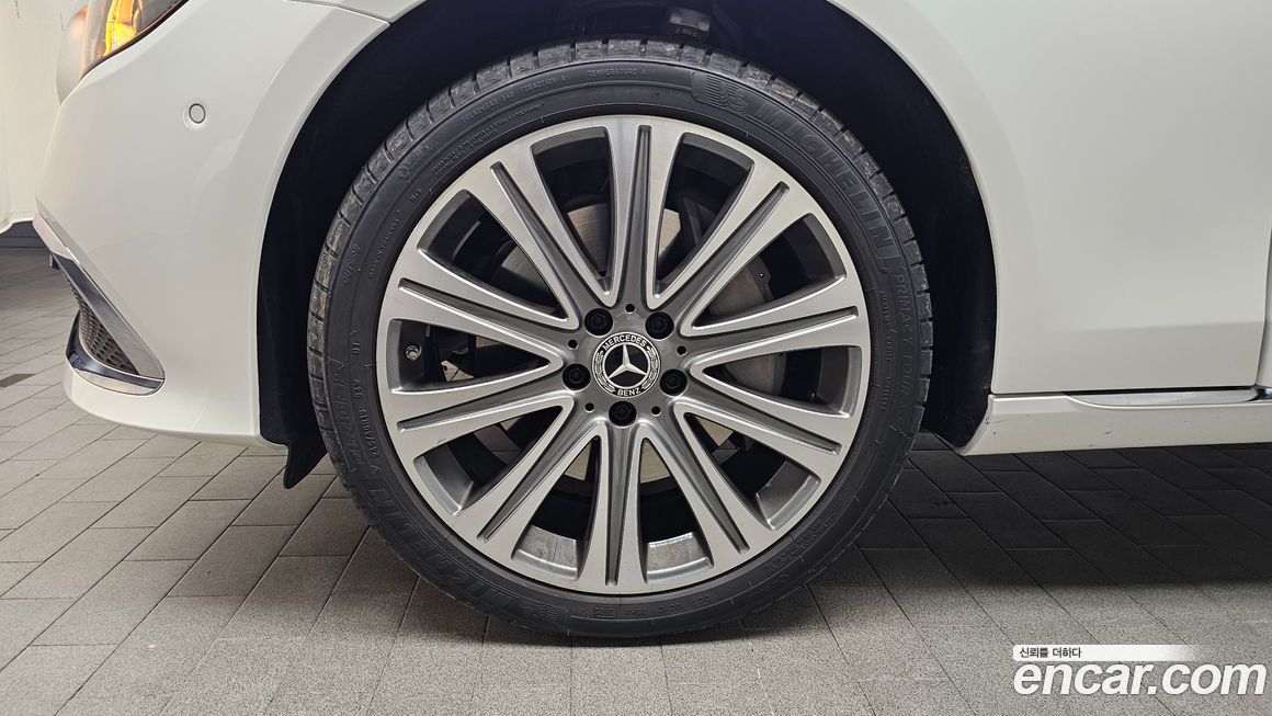 Mercedes-Benz E-Class 2023