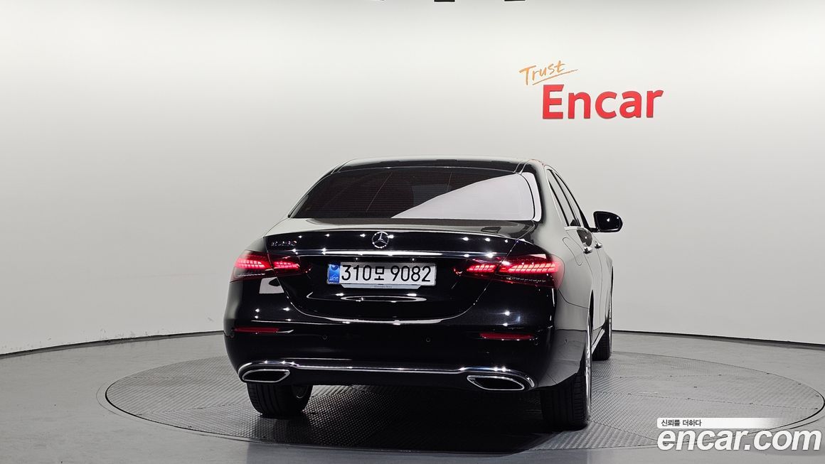 Mercedes-Benz E-Class 2022