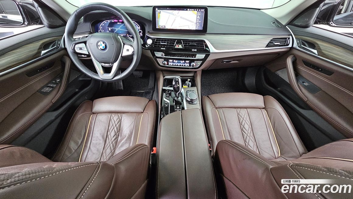 BMW 5-Series 2023