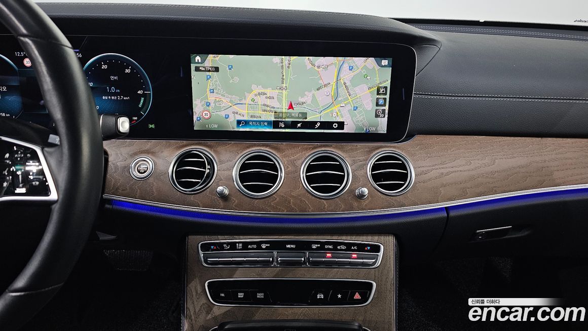 Mercedes-Benz E-Class 2022