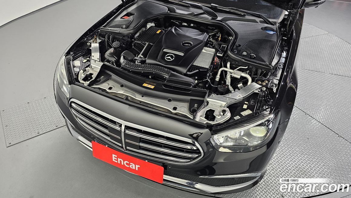 Mercedes-Benz E-Class 2022