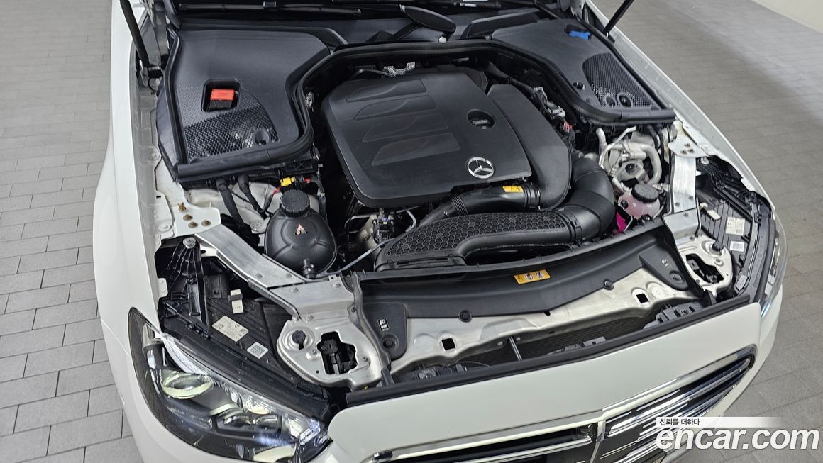 Mercedes-Benz E-Class 2023