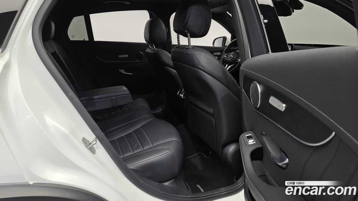 Mercedes-Benz GLC-Class 2021