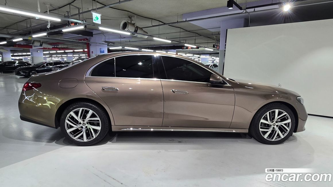 Mercedes-Benz E-Class 2024
