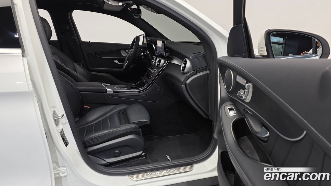 Mercedes-Benz GLC-Class 2021