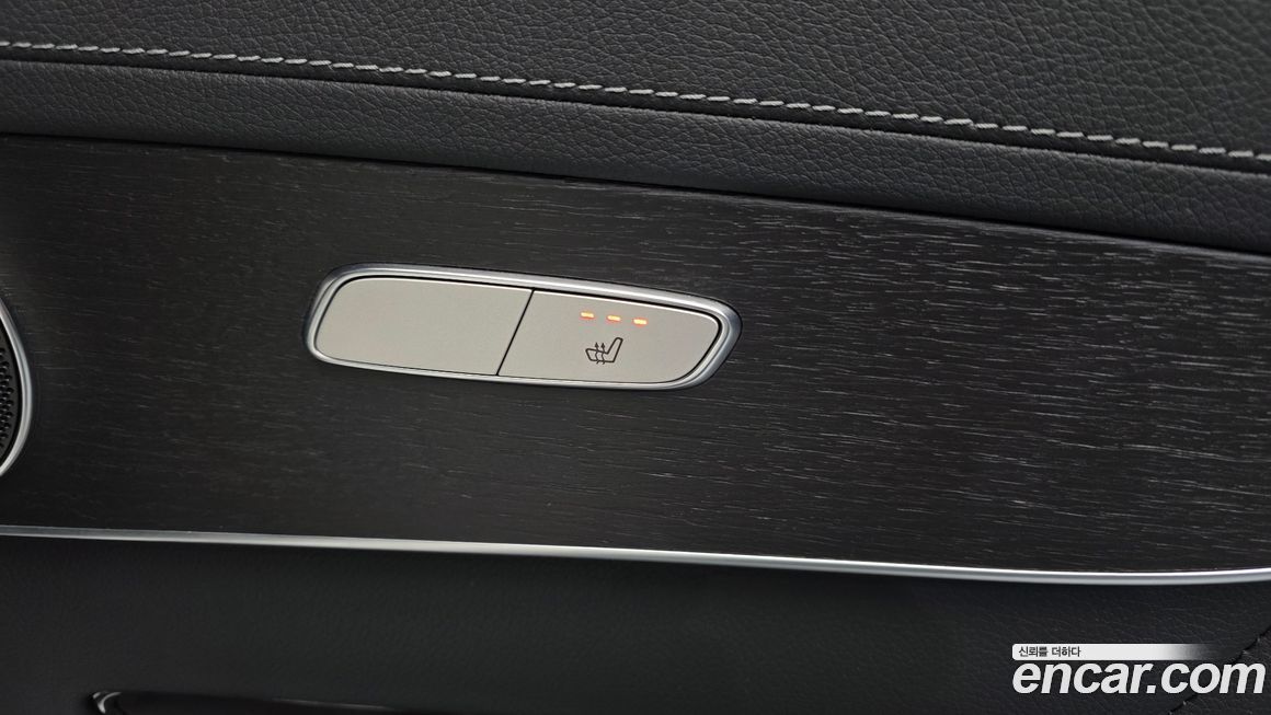 Mercedes-Benz GLC-Class 2021