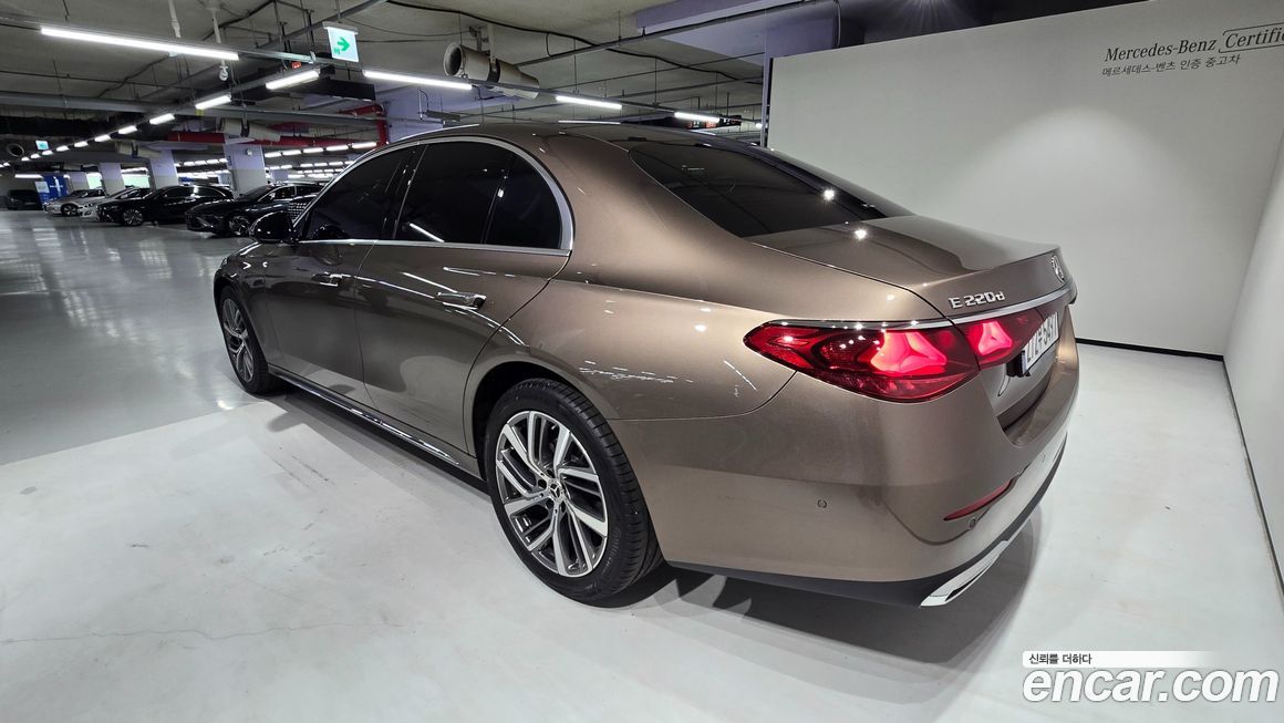 Mercedes-Benz E-Class 2024
