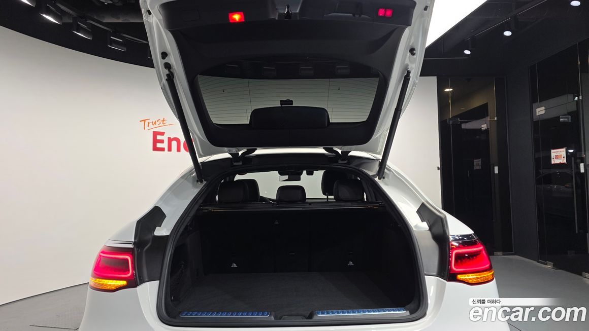 Mercedes-Benz GLC-Class 2021