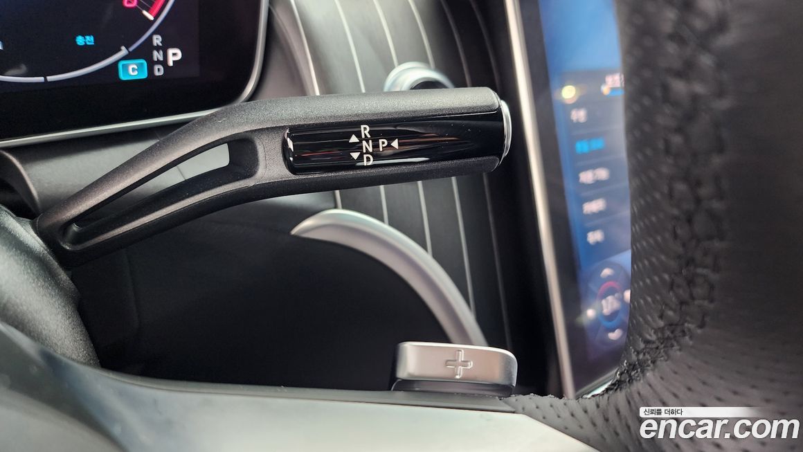 Mercedes-Benz GLC-Class 2024