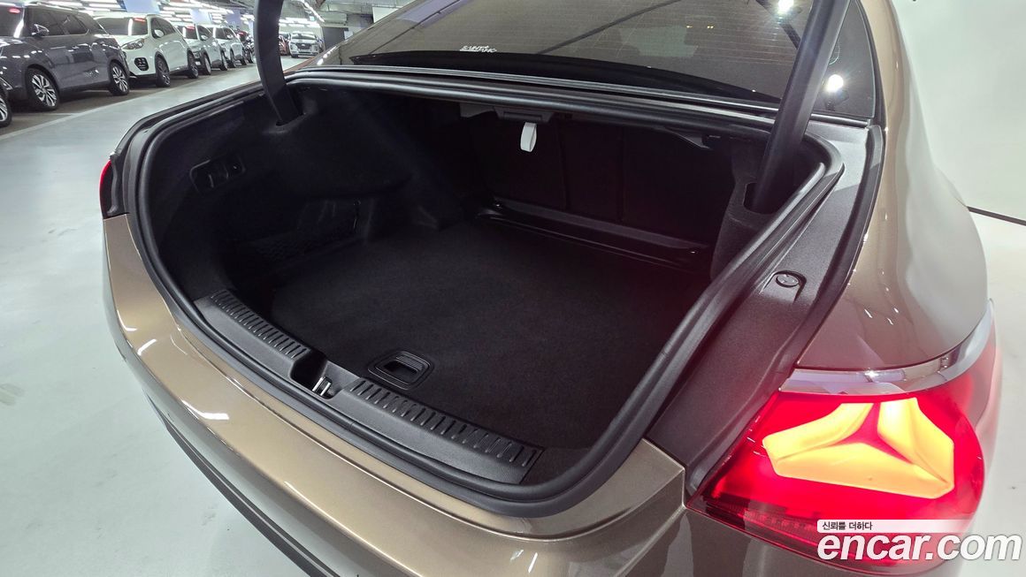 Mercedes-Benz E-Class 2024