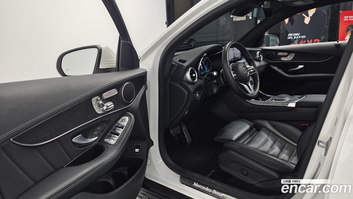 Mercedes-Benz GLC-Class 2021