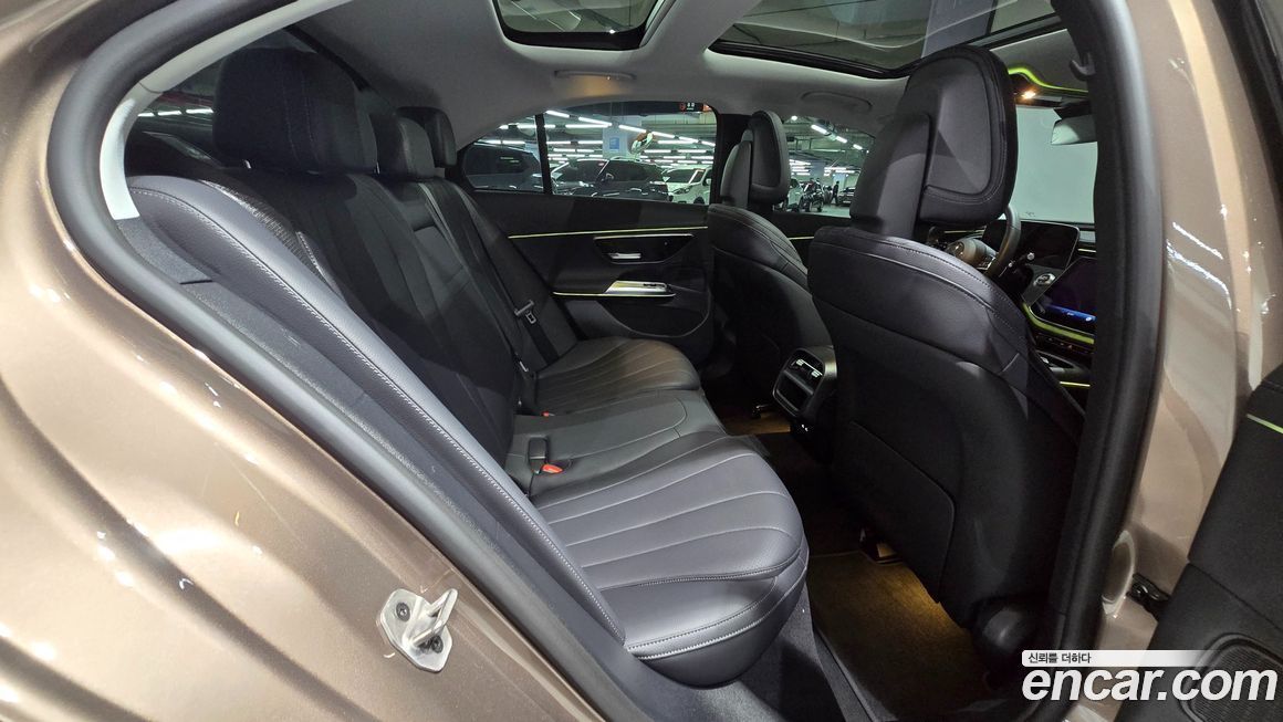 Mercedes-Benz E-Class 2024