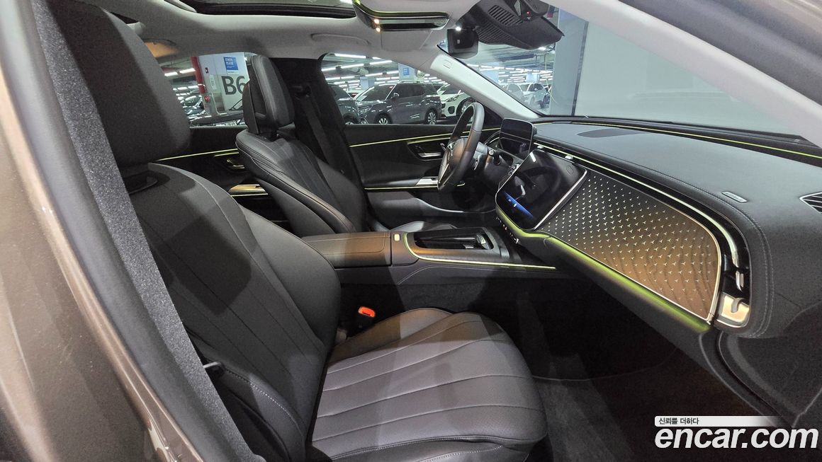 Mercedes-Benz E-Class 2024