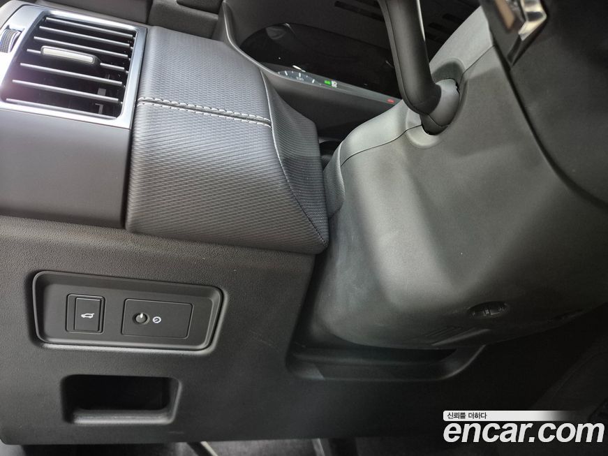 Land Rover Discovery 2025