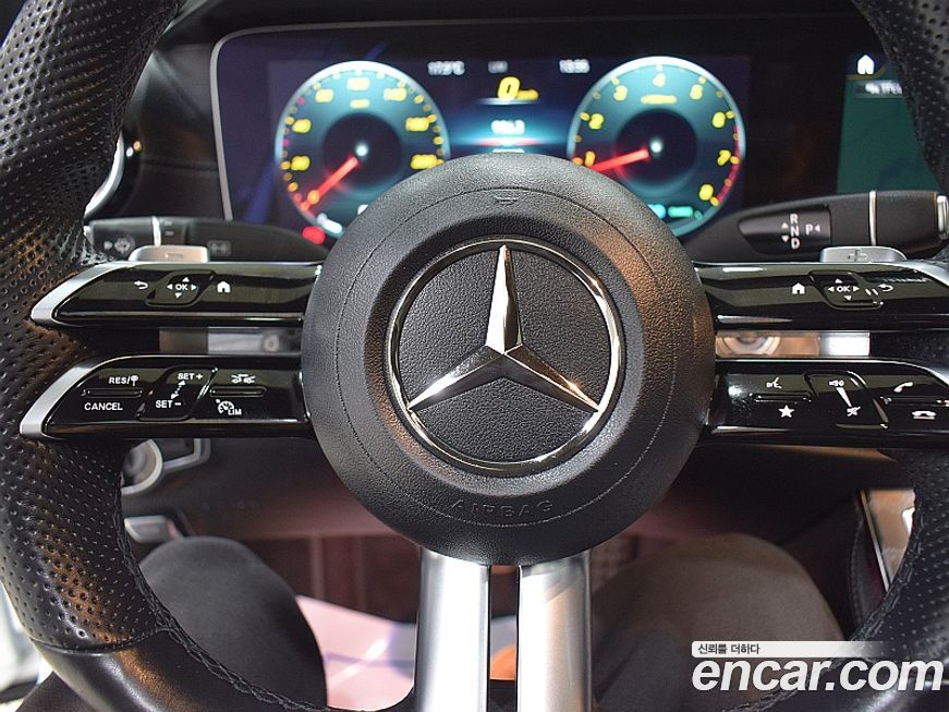 Mercedes-Benz E-Class 2022