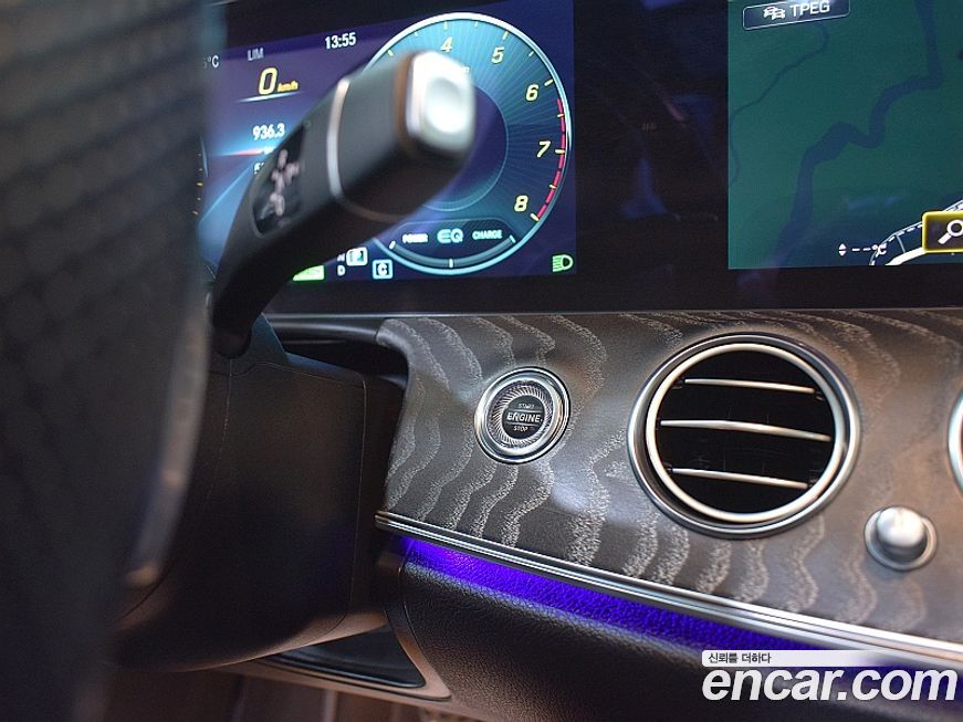 Mercedes-Benz E-Class 2022