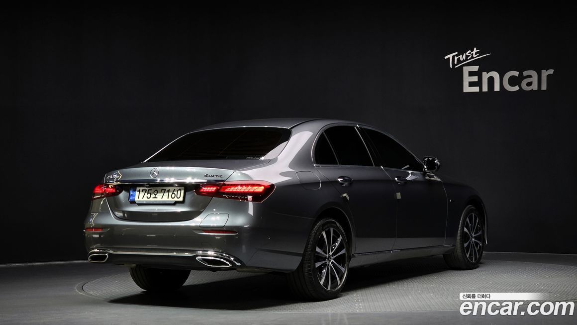 Mercedes-Benz E-Class 2021