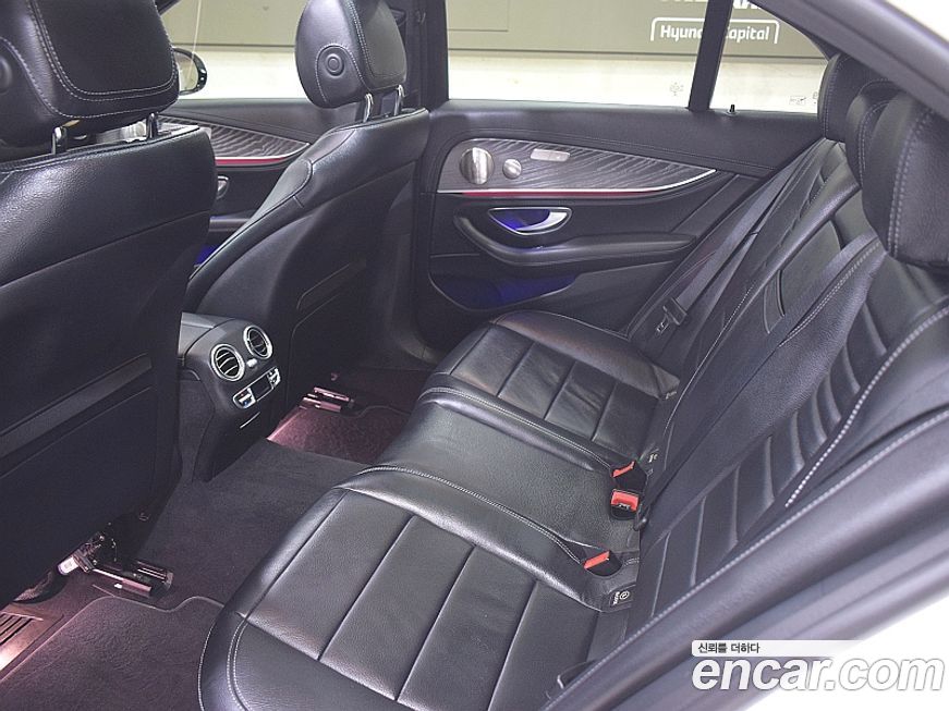 Mercedes-Benz E-Class 2022