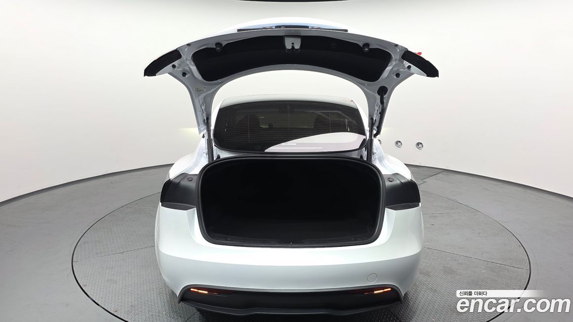 Tesla Model 3 2025
