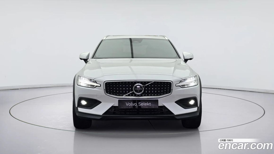 Volvo V60 2023