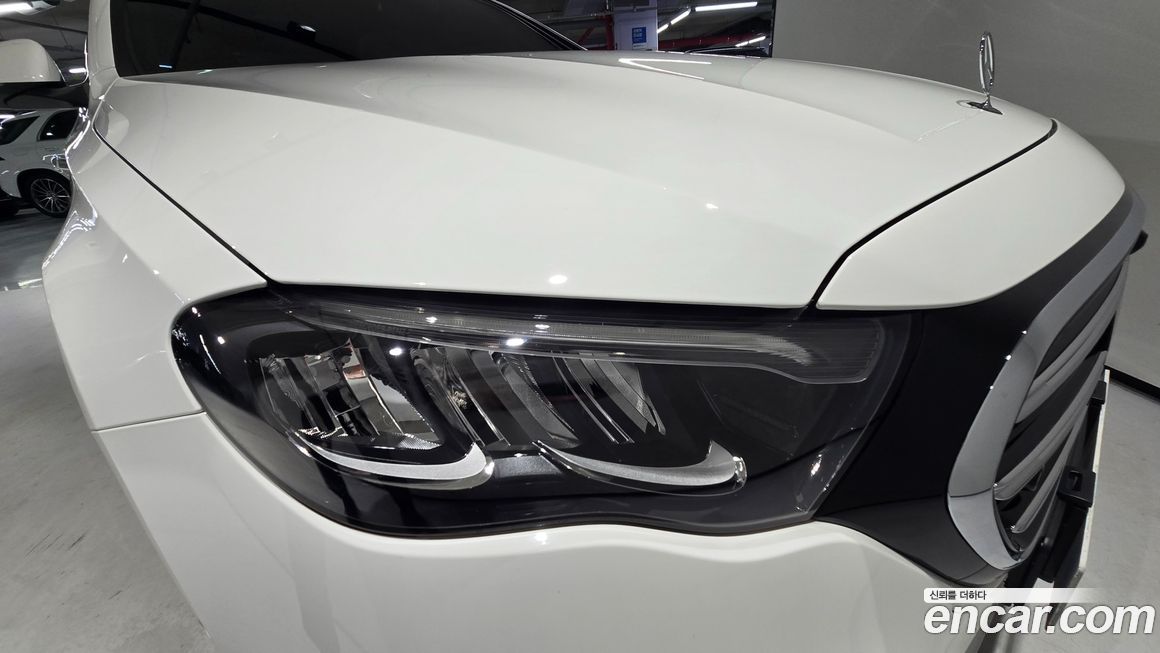 Mercedes-Benz E-Class 2024