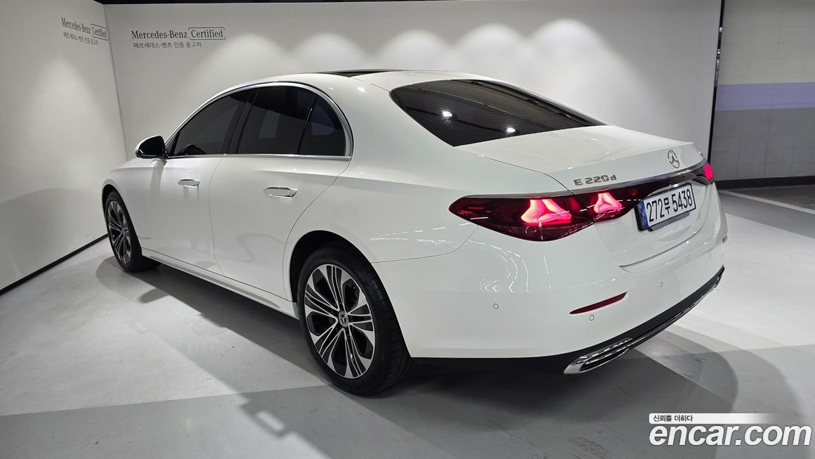 Mercedes-Benz E-Class 2024