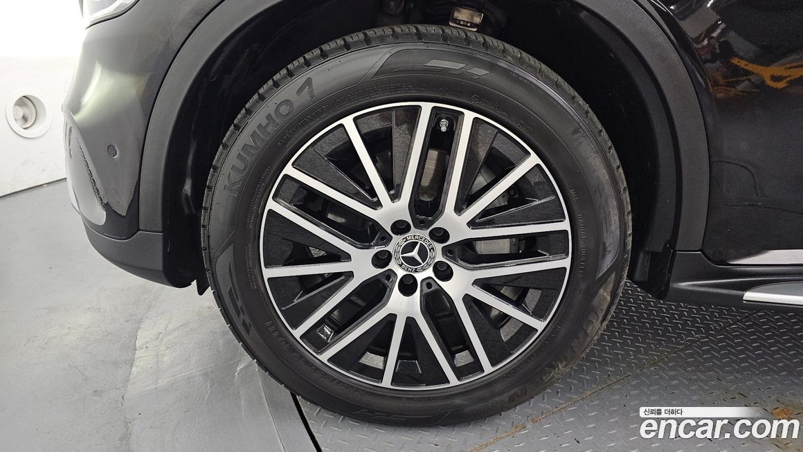 Mercedes-Benz GLC-Class 2022