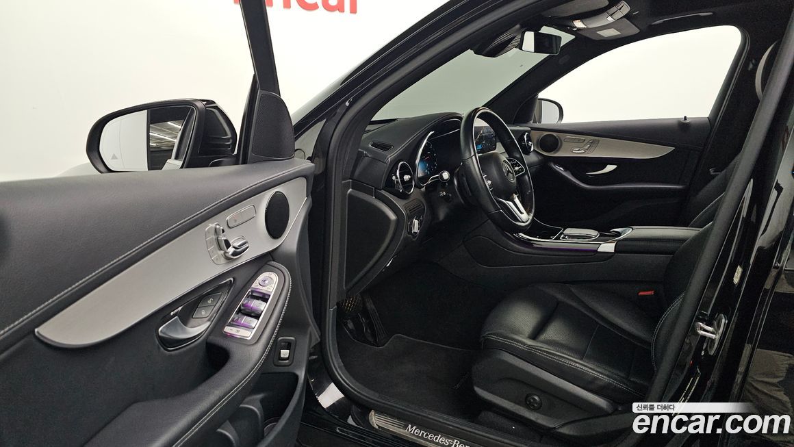 Mercedes-Benz GLC-Class 2022