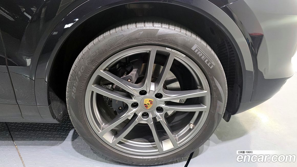 Porsche Cayenne 2021