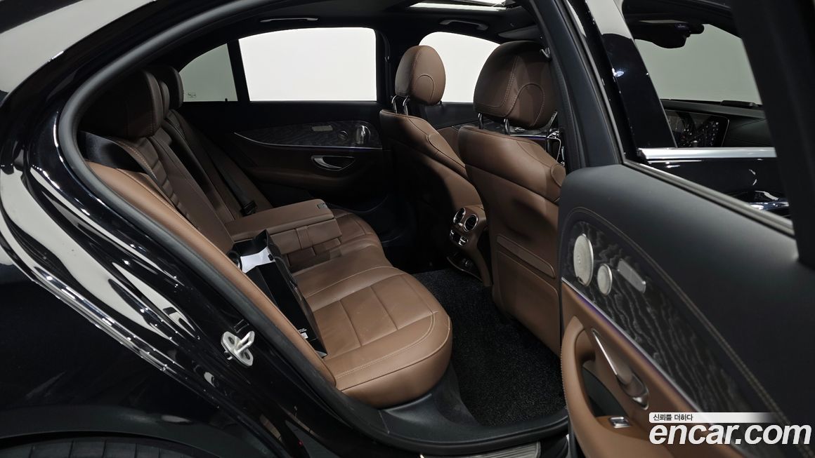 Mercedes-Benz E-Class 2023