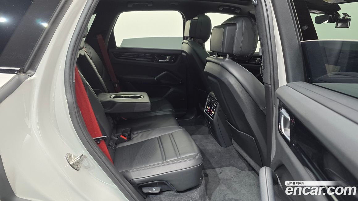 Porsche Cayenne 2022