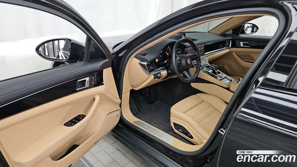 Porsche Panamera 2023