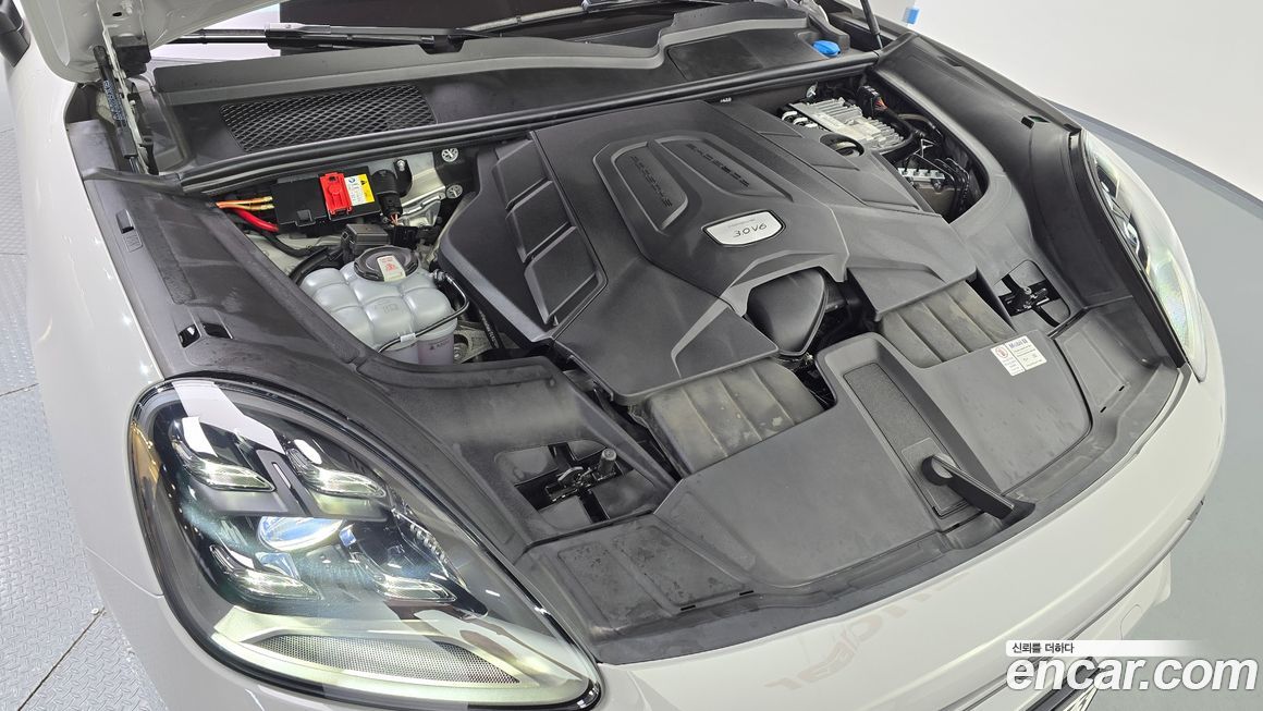 Porsche Cayenne 2022