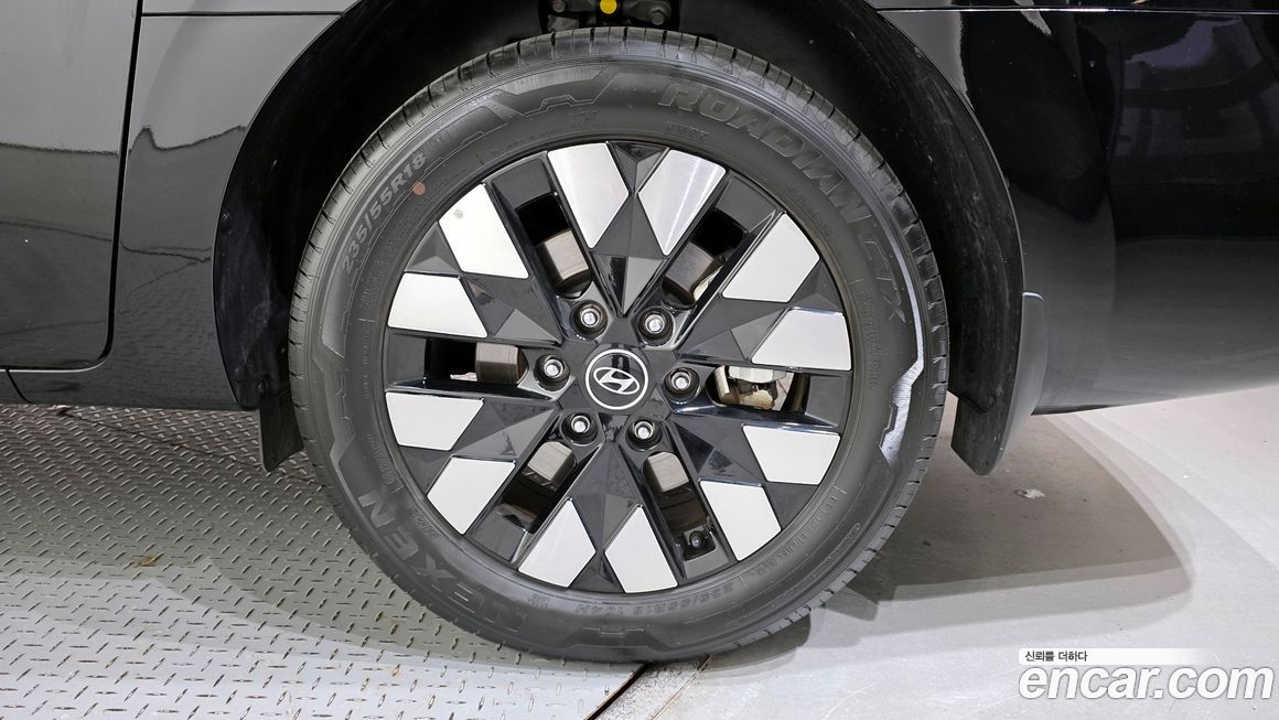 Hyundai Staria 2025