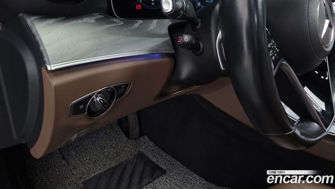 Mercedes-Benz E-Class 2023