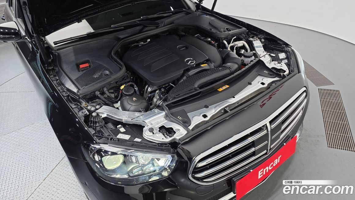 Mercedes-Benz E-Class 2023