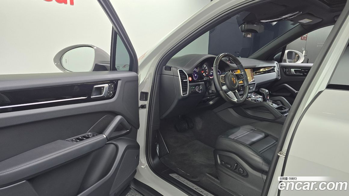 Porsche Cayenne 2022