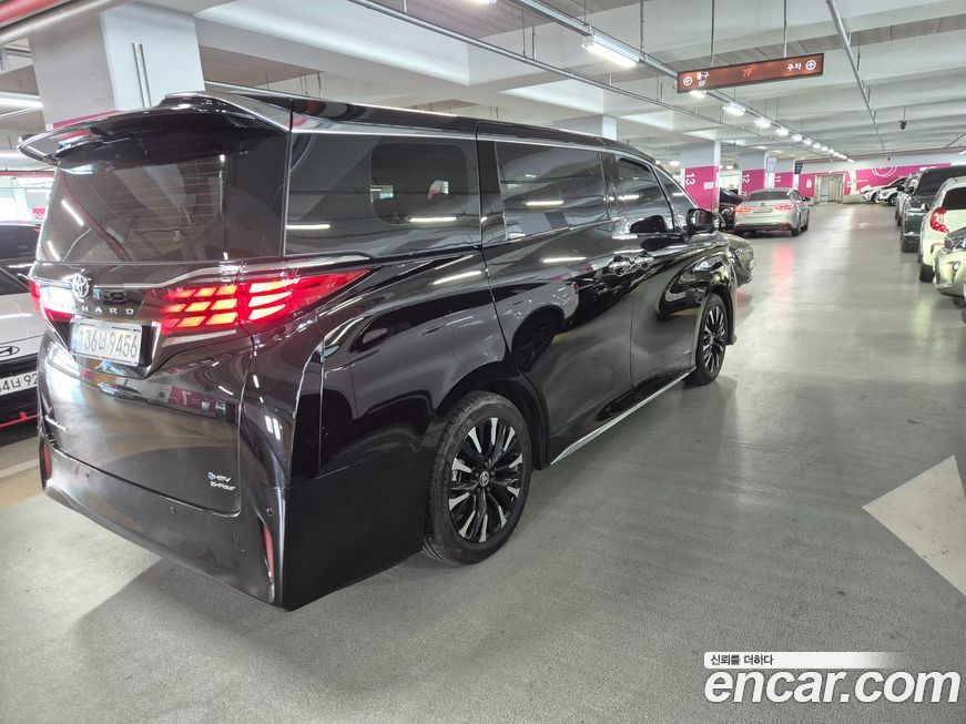 Toyota Alphard 2025