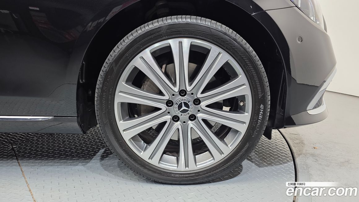 Mercedes-Benz E-Class 2023