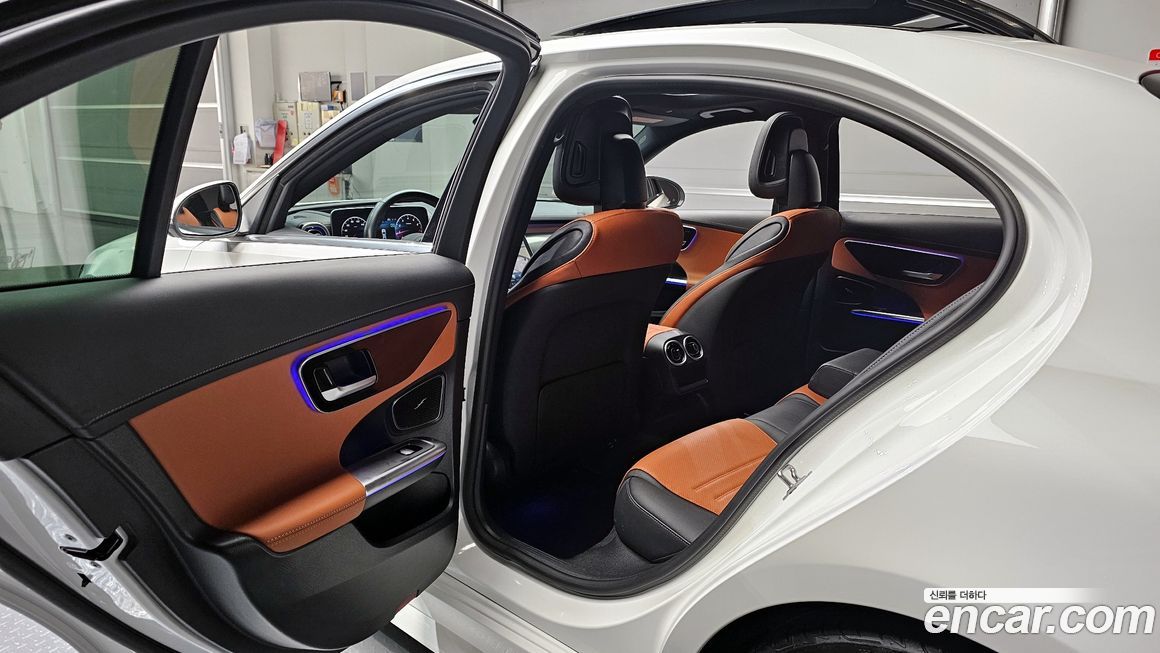 Mercedes-Benz C-Class 2023