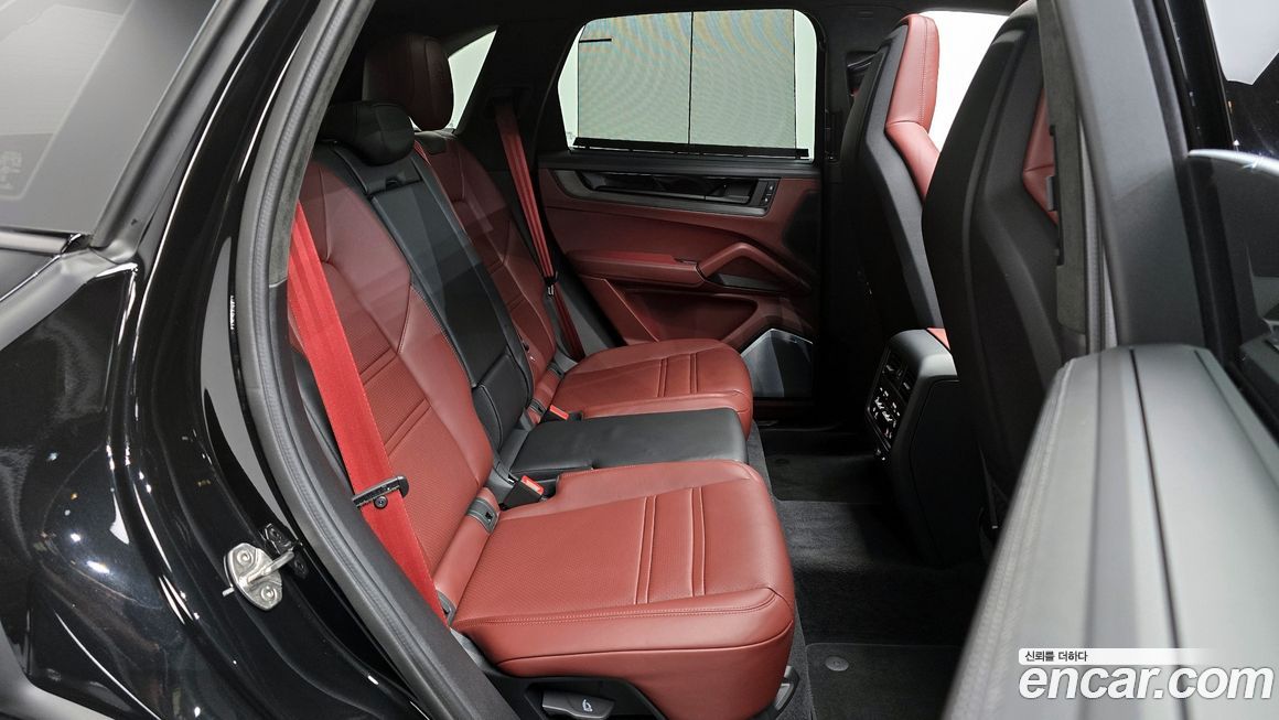 Porsche Cayenne 2025