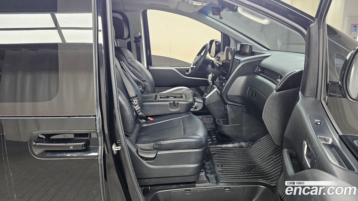 Hyundai Staria 2024