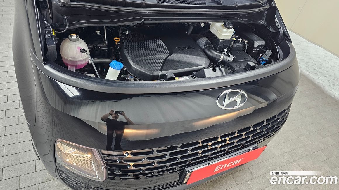 Hyundai Staria 2024