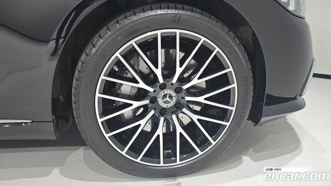 Mercedes-Benz S-Class 2025